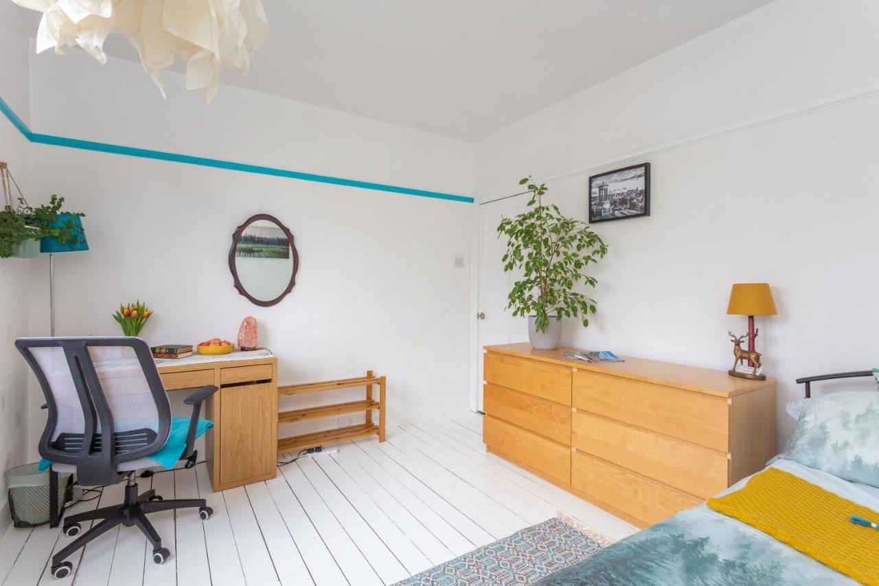 Bright & Spacious Double Room With Garden View- Close To Airport & City Centre Edynburg Zewnętrze zdjęcie