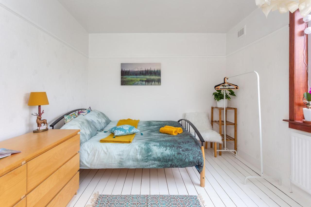 Bright & Spacious Double Room With Garden View- Close To Airport & City Centre Edynburg Zewnętrze zdjęcie