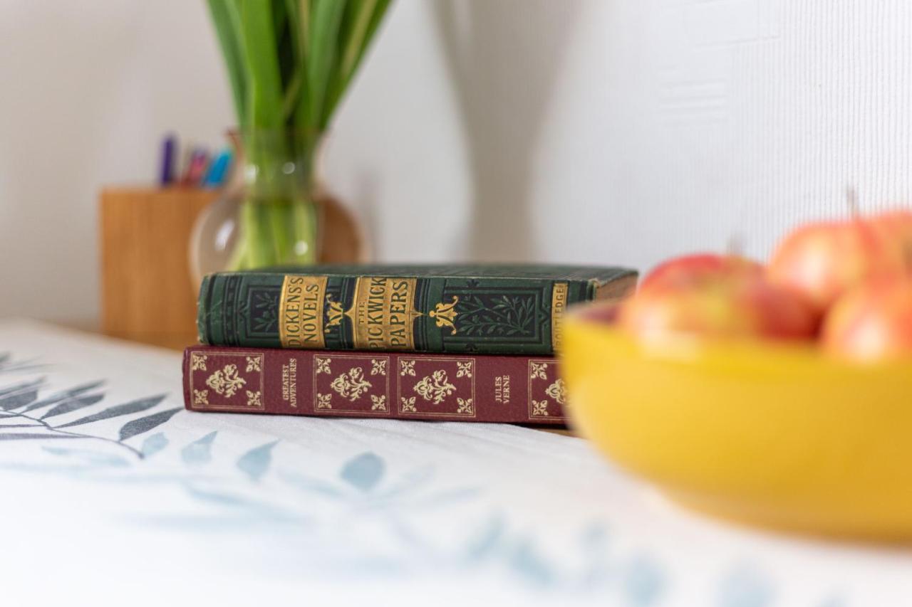 Bright & Spacious Double Room With Garden View- Close To Airport & City Centre Edynburg Zewnętrze zdjęcie