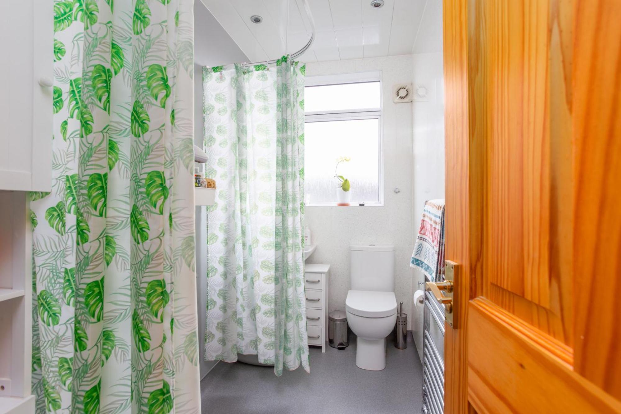 Bright & Spacious Double Room With Garden View- Close To Airport & City Centre Edynburg Zewnętrze zdjęcie